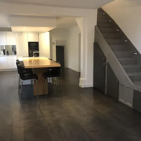 Βίλα Spacieuse Avec Jardin Centre