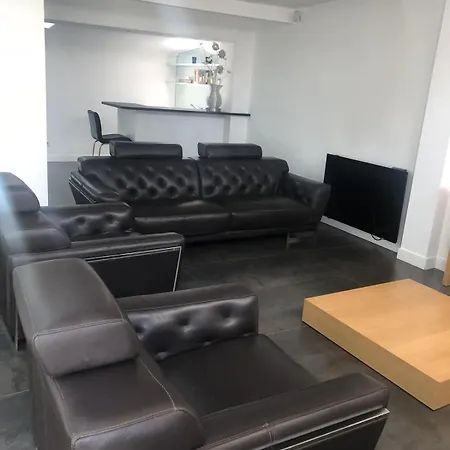 Βίλα Spacieuse Avec Jardin Centre