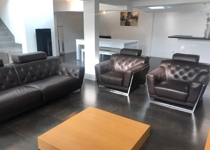 Spacieuse Avec Jardin Centre Βίλα *