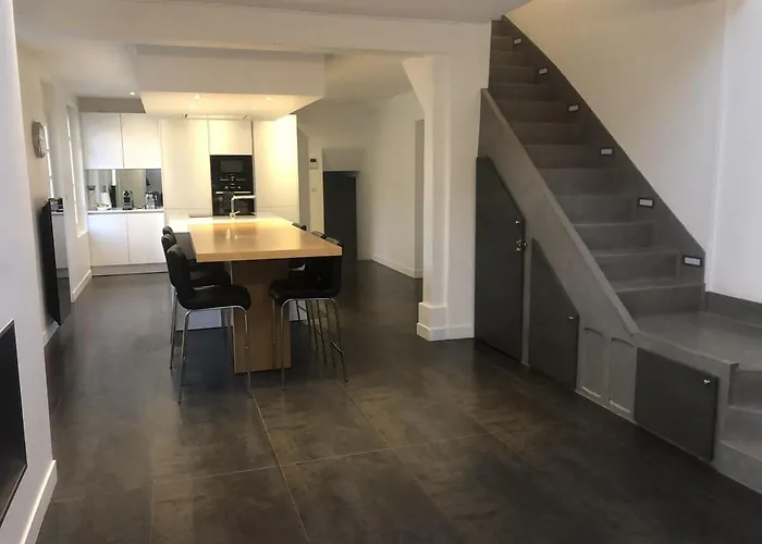 Βίλα Spacieuse Avec Jardin Centre